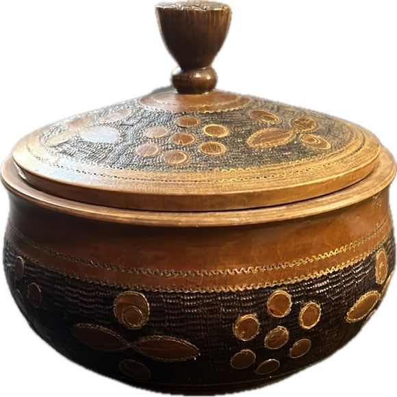 Handcrafted Wooden Trinket Box with Lid - Picture 4 of 7